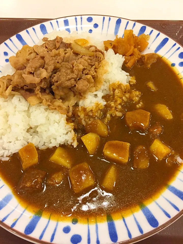 Snapdishの料理写真:牛あいがけカレー|T. Wonderさん