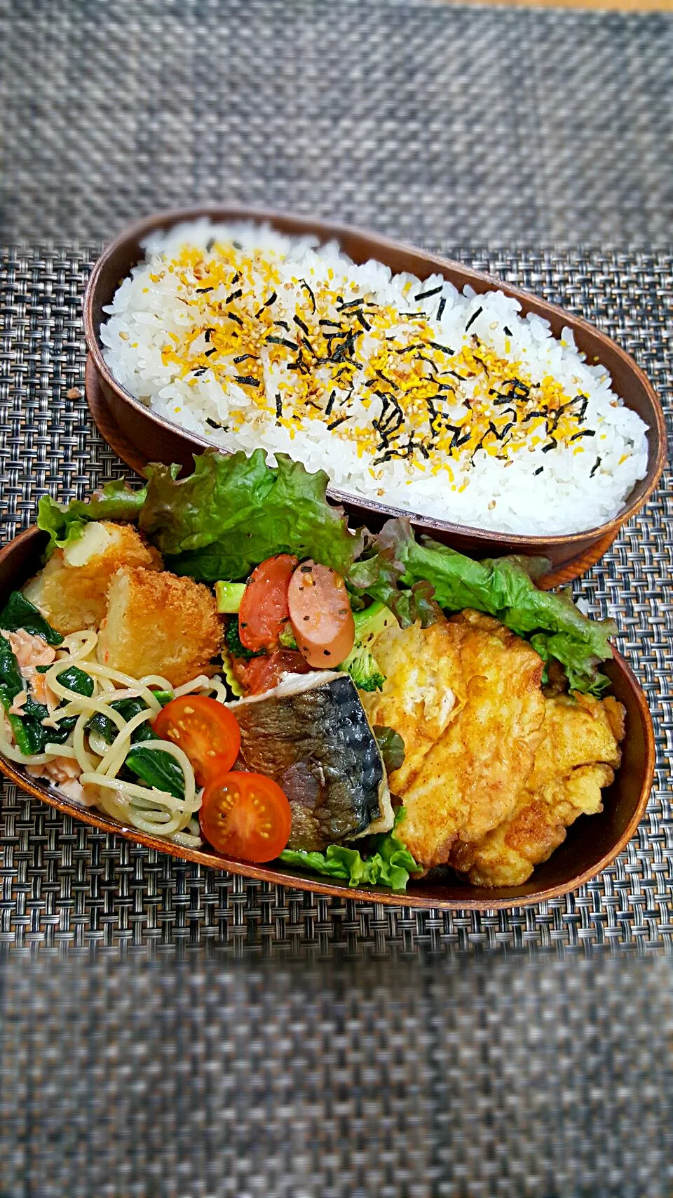 Snapdishの料理写真:今年最後の　息子弁当🎵鳥肉のピカタ(カレー)🐔🐔|クッキングオヤジさん