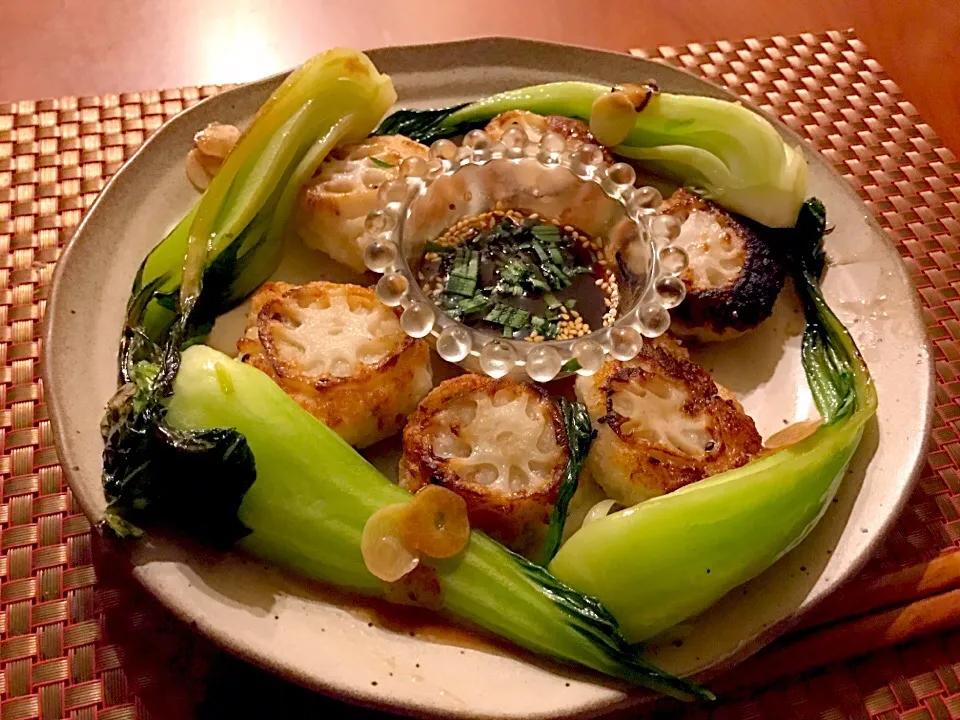 Radish rice cake♨蘿蔔糕(大根餅)                                                     炒青菜(ﾁｬｵﾁﾝﾂｧｲ)🌿Salty stir-fried of qing-geng-cai🌿青梗菜の塩味炒め|🌈Ami🍻さん