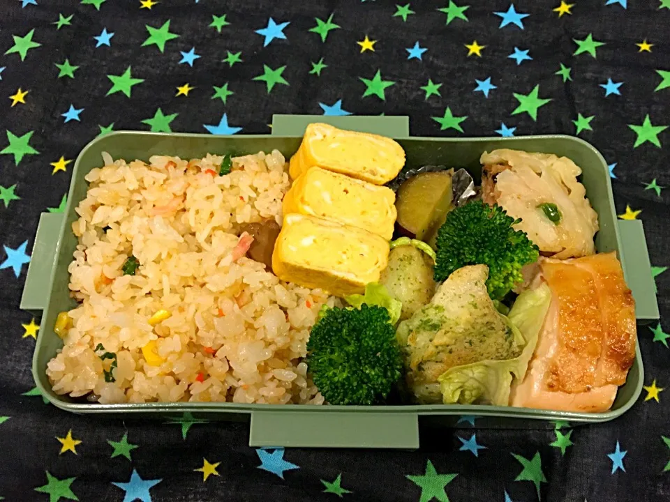 炒飯とタラの天ぷらのお弁当。|Chiharuさん