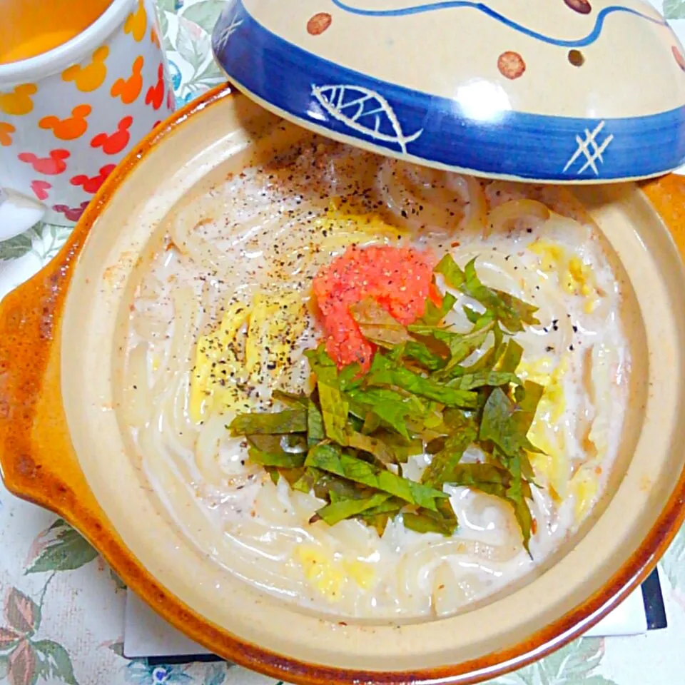 Snapdishの料理写真:寒いので土鍋で明太子クリームうどん☆|うたかた。さん