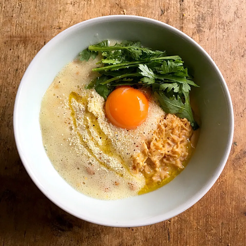 ふわふわ納豆玉子のなんちゃってカルボナーラ‼︎ 
#お昼ごはん #ラーメン #インスタントラーメン #lunch #豆乳|Yoshinobu Nakagawaさん