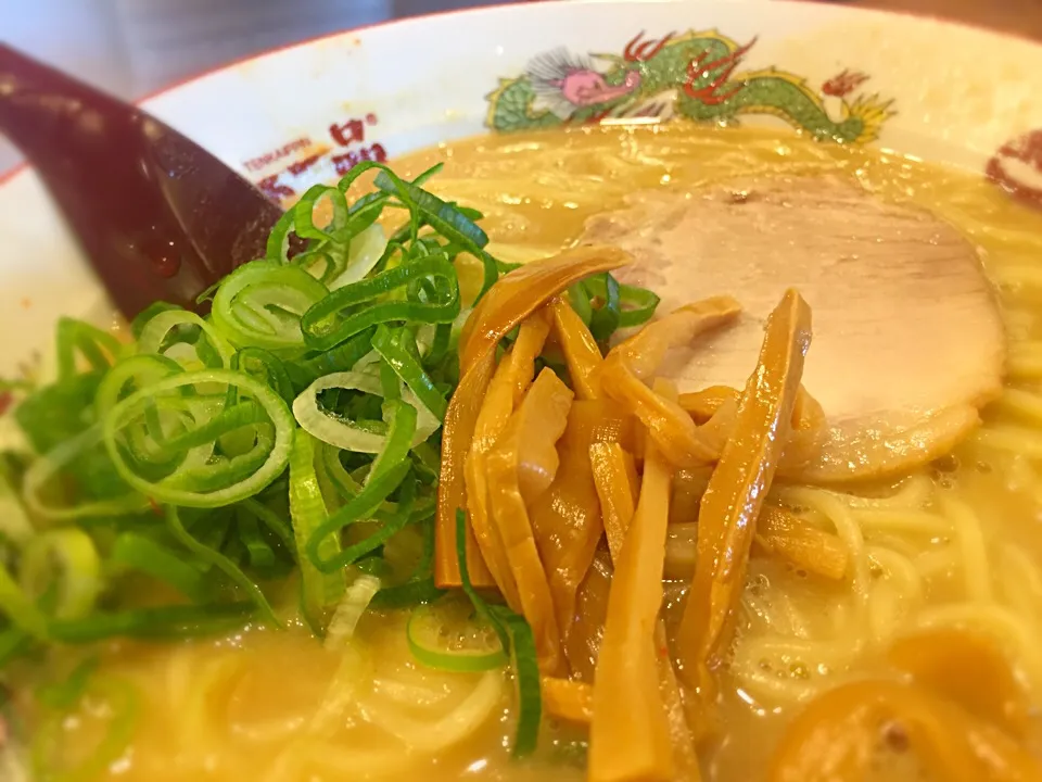 ギョーザセット、コッテリ、麺大盛🍜|buhizouさん