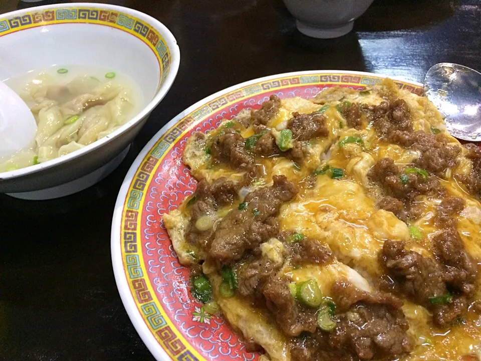 Snapdishの料理写真:牛肉玉ご飯と小ワンタンセット 西湖園（神戸元町)|ito9215さん