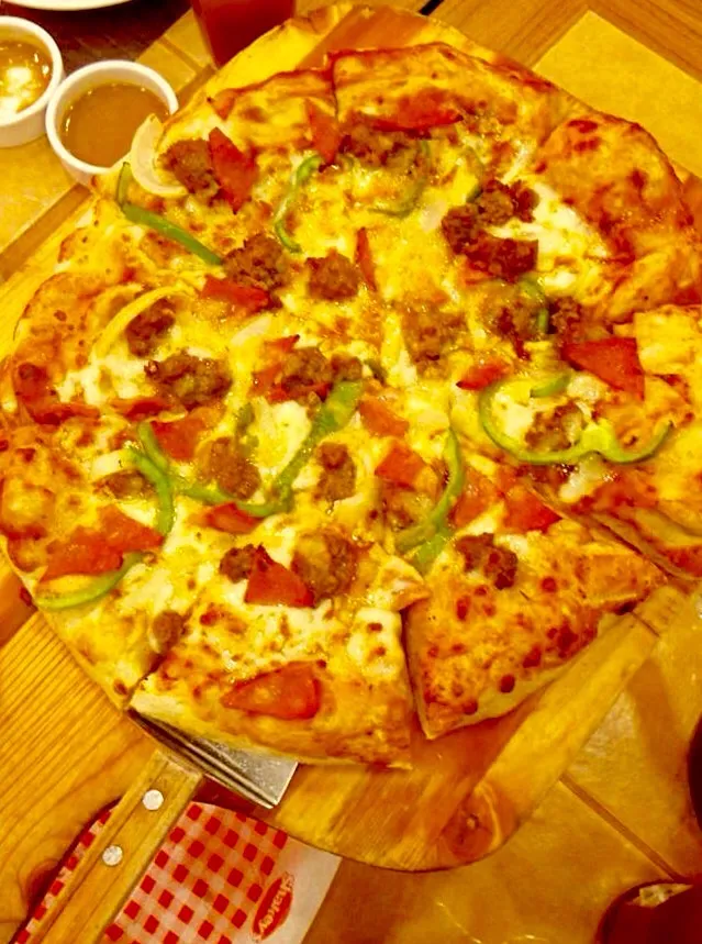 Snapdishの料理写真:Manager Choice Shakey's Pizza|Mariano Ngさん