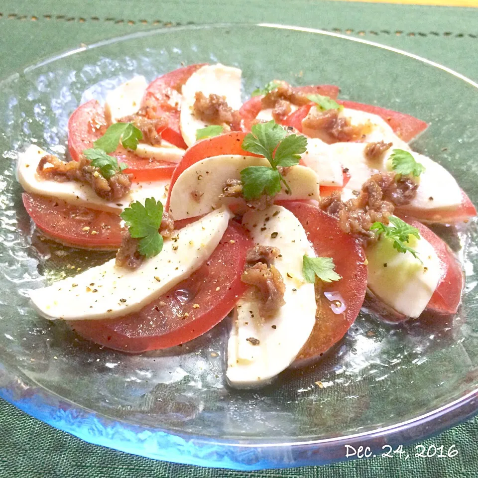 ともこちゃんの料理 トマト🍅モッツァレラのカプレーゼ💕|みきおさん