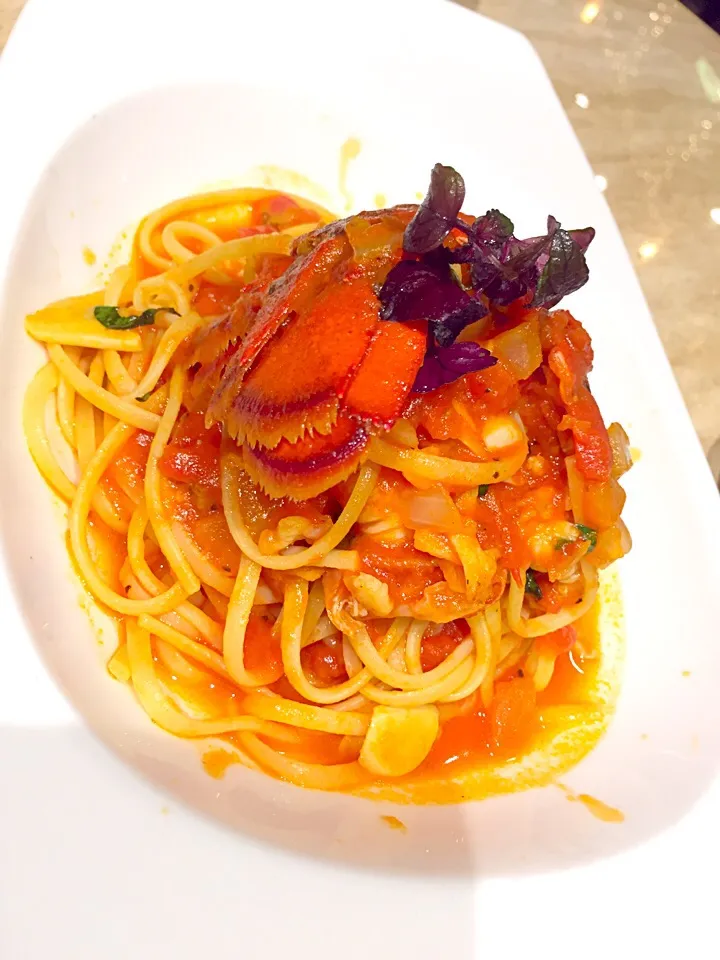 Linguine with lobster tail in white wine & tomato|Sky Blueさん