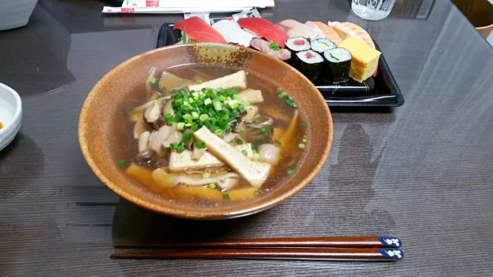 Snapdishの料理写真:時期外れの掛け蕎麦　鴨肉ときのこ|riverさん