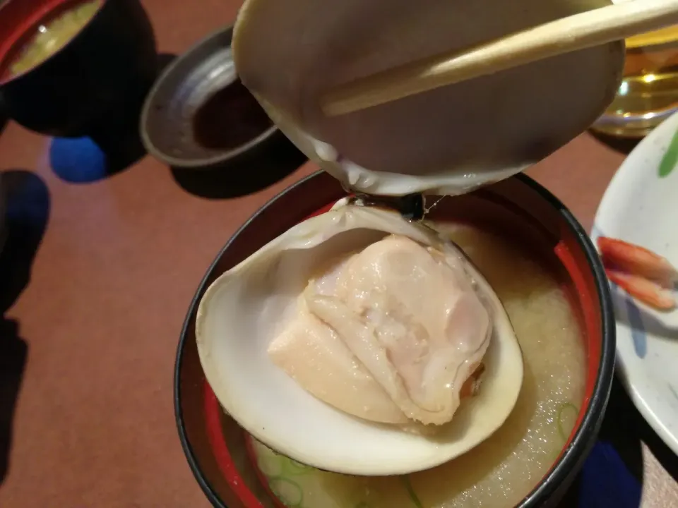 Snapdishの料理写真:汁物　蛤の味噌汁|Kojiさん