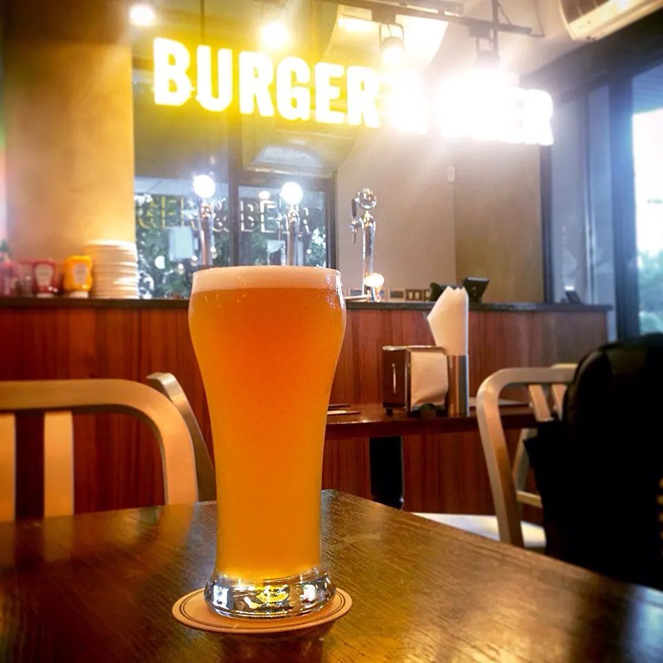 Beer with burger.|SPJWUさん