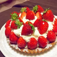 Snapdishの料理写真:いちごたっぷりタルト🍓|ちぃさん