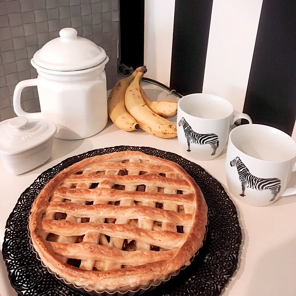 お気に入り食器でバナナチョコパイ焼きたて|okazuさん