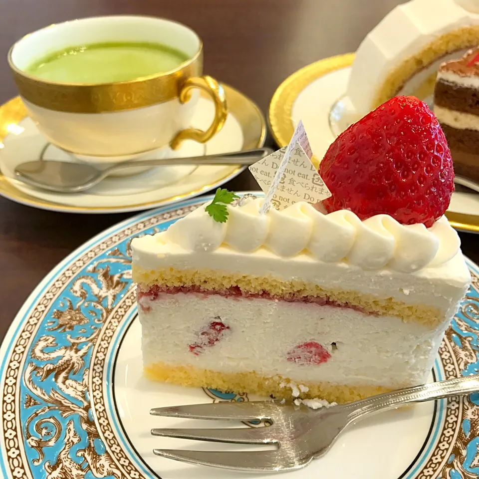 期間限定 いちごのショートケーキと八女茶ラテ|Runaさん