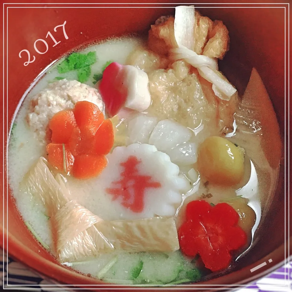 鶏団子お雑煮 《結び湯葉と梅生麩入り》|izoomさん