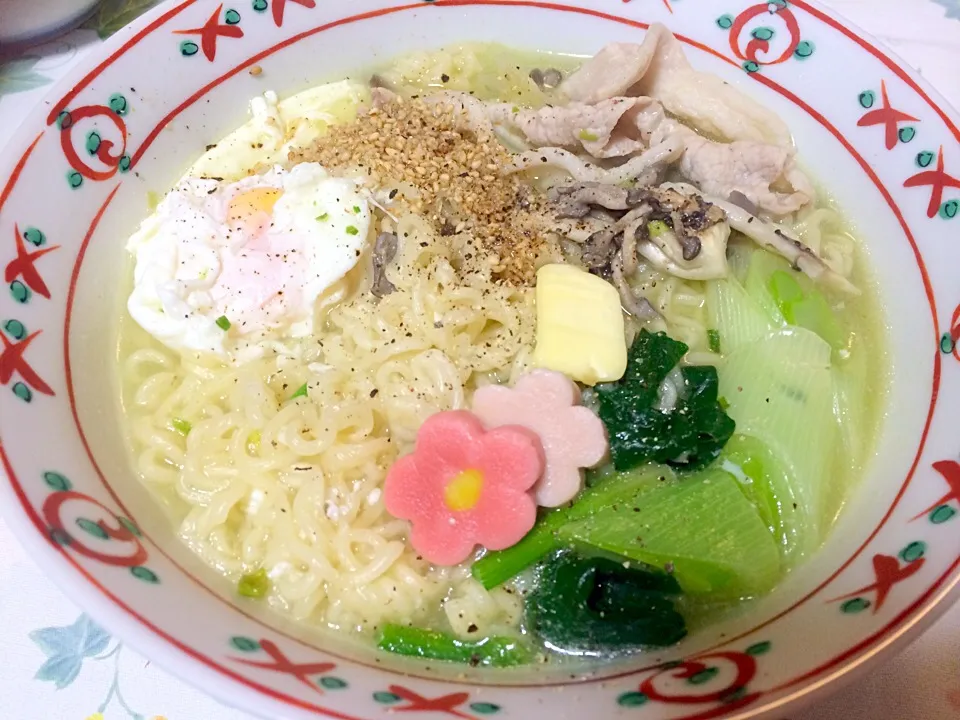 野菜、キノコ、卵入りで栄養満点✨✨塩ラーメン🍜|♥️さん