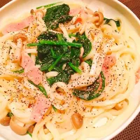 Snapdishの料理写真:ほうれん草とベーコンの豆乳うどん♡ᵕ̈*|megumlllさん