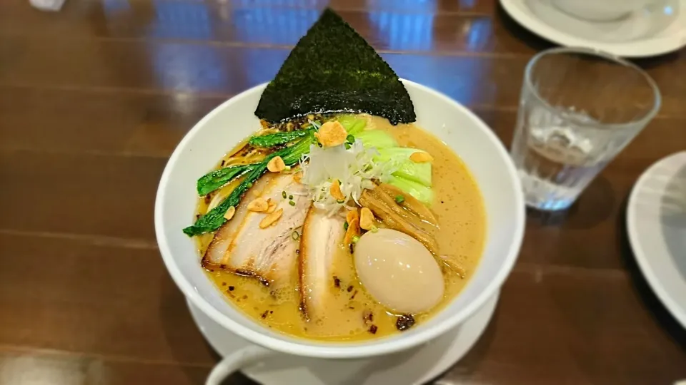 麺屋奥右衛門 白湯スープ醤油白湯麺|ミナミ ヒロヤさん