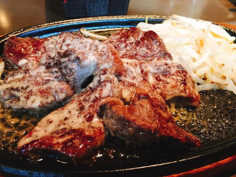 Snapdishの料理写真:牛ハラミステーキ|chan mitsuさん