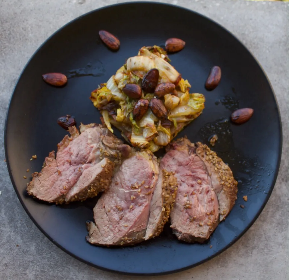 Magret de Canard en croûte de Miel, Sésame et Coriandre, Choux Chinois aux Chorizo. Amandes Caramélisées  ( Filet Duck, Honey, Coriander, Sesame, Chinese Cabbag|PHILIPPEさん