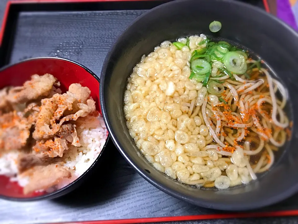 年越した蕎麦とミニ牛丼🍴|Yurie@さん