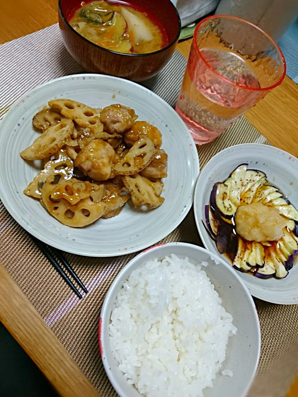 Snapdishの料理写真:鶏肉と蓮根の甘辛炒め、茄子のゴマポンがけ、小芋とさつま芋の具沢山味噌汁|yuimaruさん