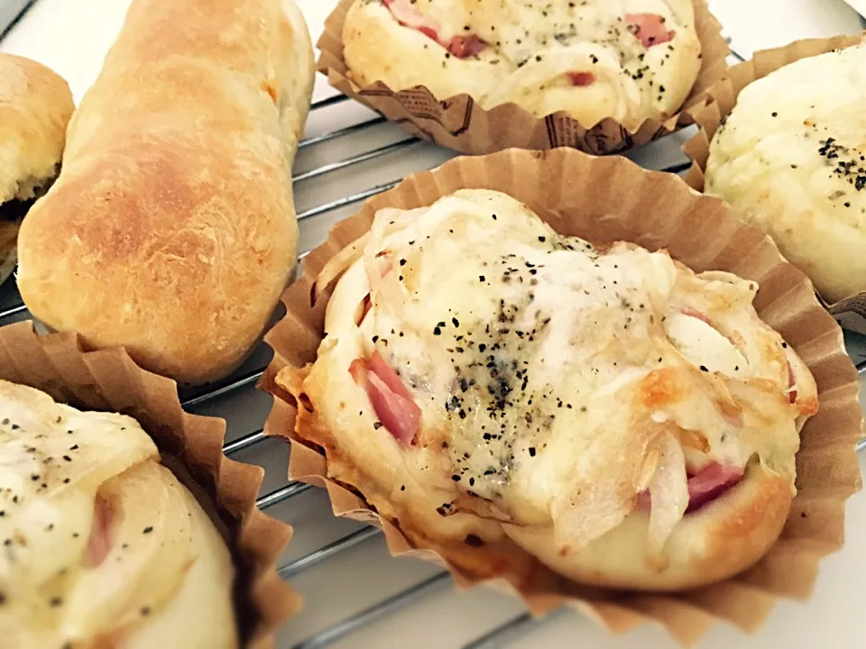 ハムチーズパンとソーセージパン🍞|🐱まみちゃぴ🐶さん