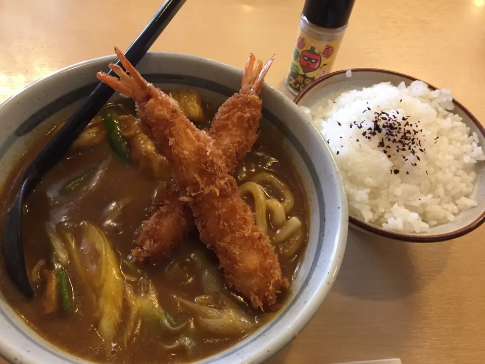 海老入カレーうどん🍤とライス|まさとさん