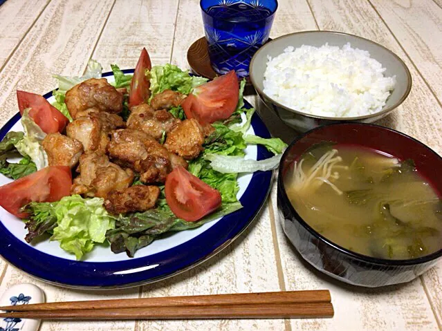 今日の男飯(＞人＜;)晩ご飯バージョン♬
the 塩唐揚げwithヘルシーリードクッキングペーパー♬味噌汁andごはん♬|ひーちゃんさん