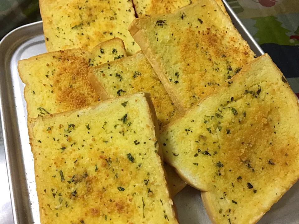 Garlic parmesan toast|Kutingさん