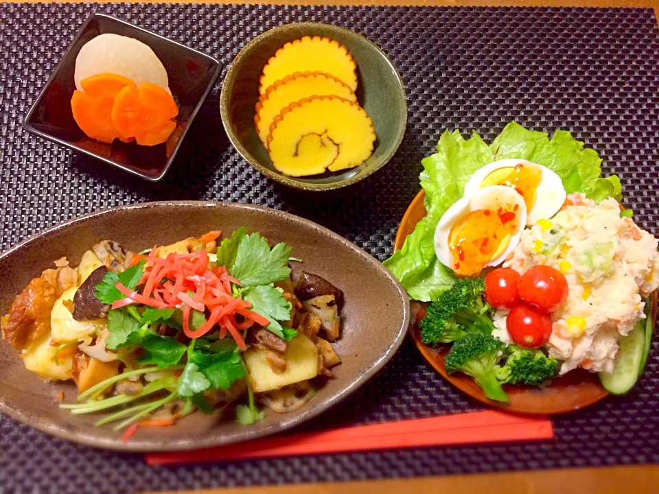 根菜と照り焼きチキン炒め。
サラダチキンポテサラ。|ゆっちこさん