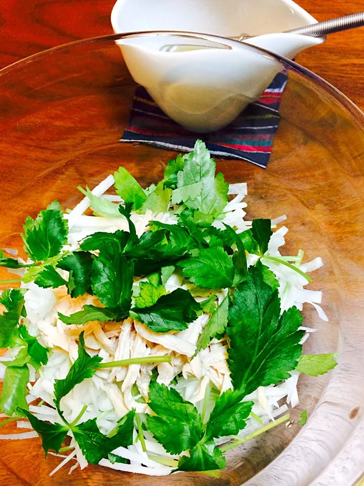 今夜のサラダ🥗蒸し鶏と大根を柚香る和風ドレッシングで|Norikoさん