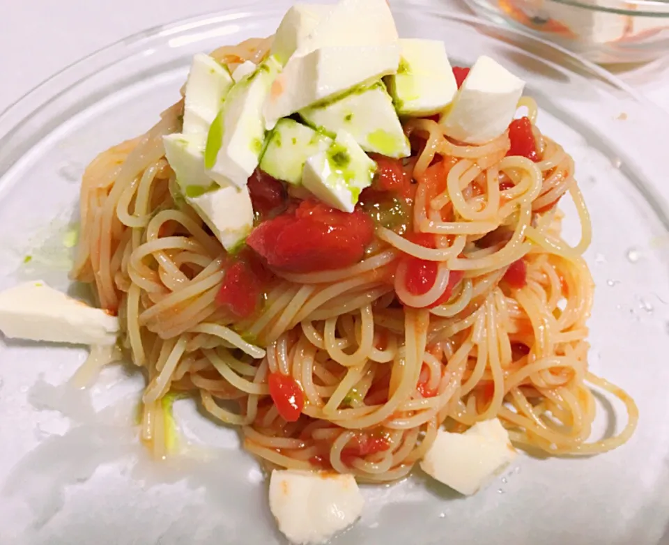 冷製パスタ(  ˙-˙  )ﾉ🧀🍅🍃|namakoさん