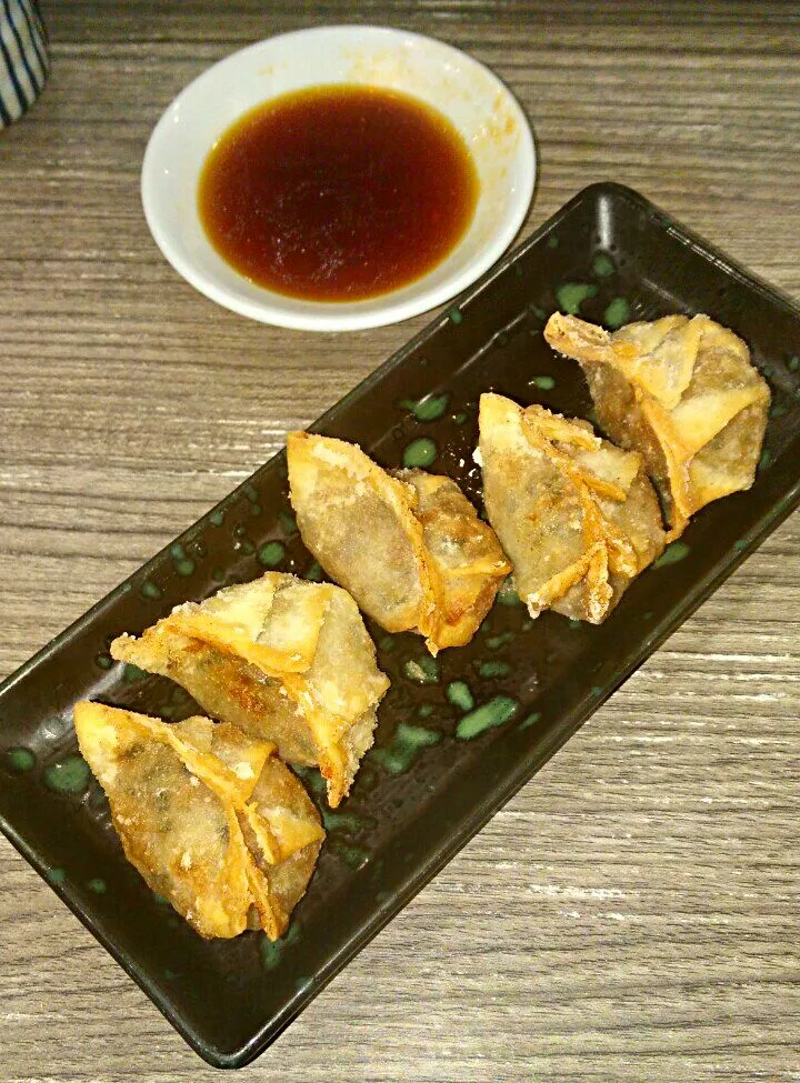 Snapdishの料理写真:Deep fried Gyoza|Mariano Ngさん