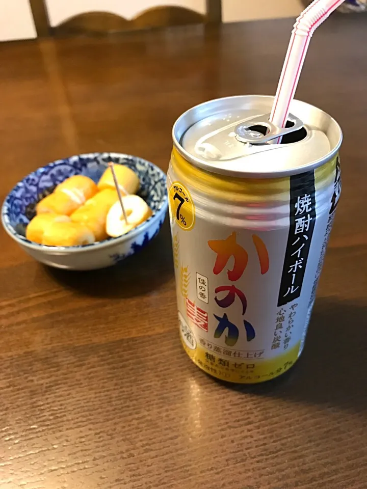 お酒をストローで飲むのにハマってる|sラッコさん