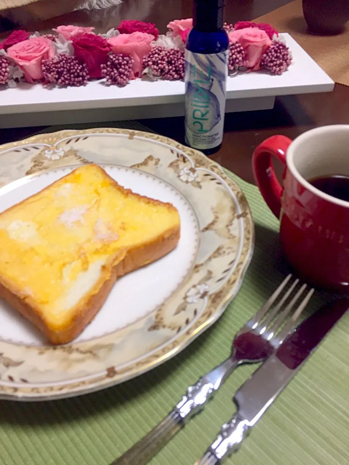 フレンチトースト🍞😍 coffeeにココナッツオイル マイルド💖|ジャスミンさん