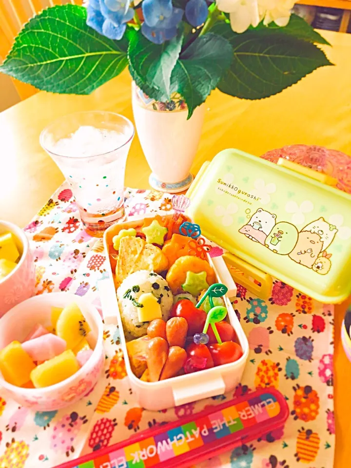 キャラ弁のつもりが、失敗したよ〜

#キャラ弁 #すみっコぐらし #お弁当 #遠足 #幼稚園のお弁当|プチマカロンさん