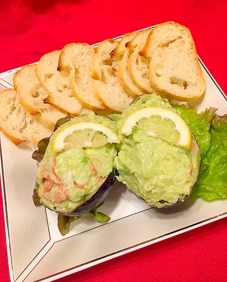 Snapdishの料理写真:真希ちゃんの アボかにかまのマヨかぼす風味✱をレモンで🍋🎉🎉|まるまさん