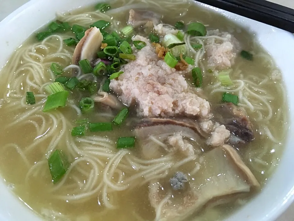 Vermicelli with minced pork, intestine, tripe and egg @ Hon Kei|Ong Sor Fernさん