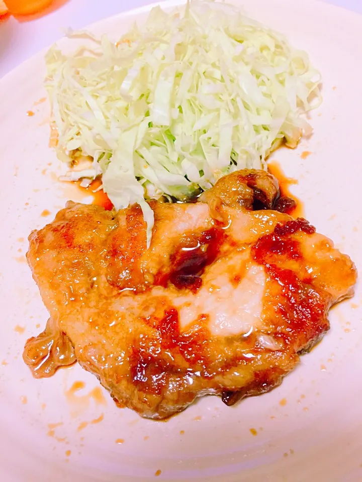 豚肉の生姜焼き(๑•🐽•๑)
#豚肉#ロース#豚肉のしょうが焼き|えりさん