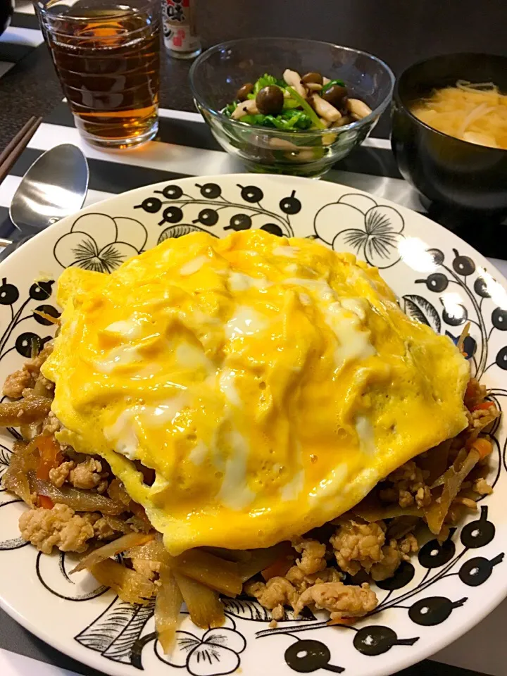 今日の夜ごはん🌙親友が遊びにきてくれたので和食でディナー🇯🇵根菜そぼろ丼|acoyaさん