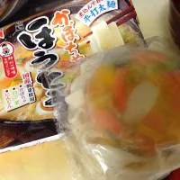 Snapdishの料理写真:冷凍パイシートで彩り野菜のパイ【SnapDishTV】 - SnapDish 1000万投稿から人気のレシピと料理が見つかるお料理カメラ|エンジェルさん