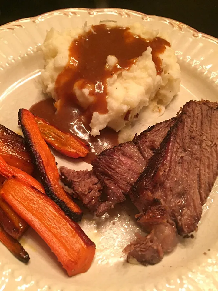 It's cooold out - roast beef and carrots, mashed potatoes and gravy|K Goodnessさん