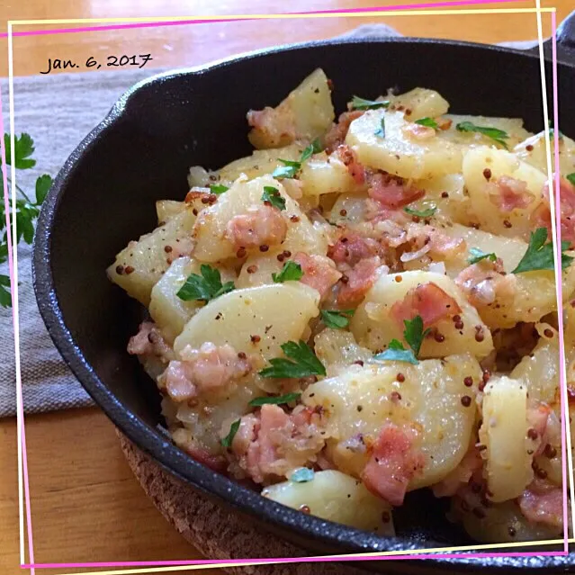 Snapdishの料理写真:真希さんの料理 さっぱりジャーマンポテト╰(*´︶`*)╯ｵﾒﾃﾞﾄｳ♡|みきおさん