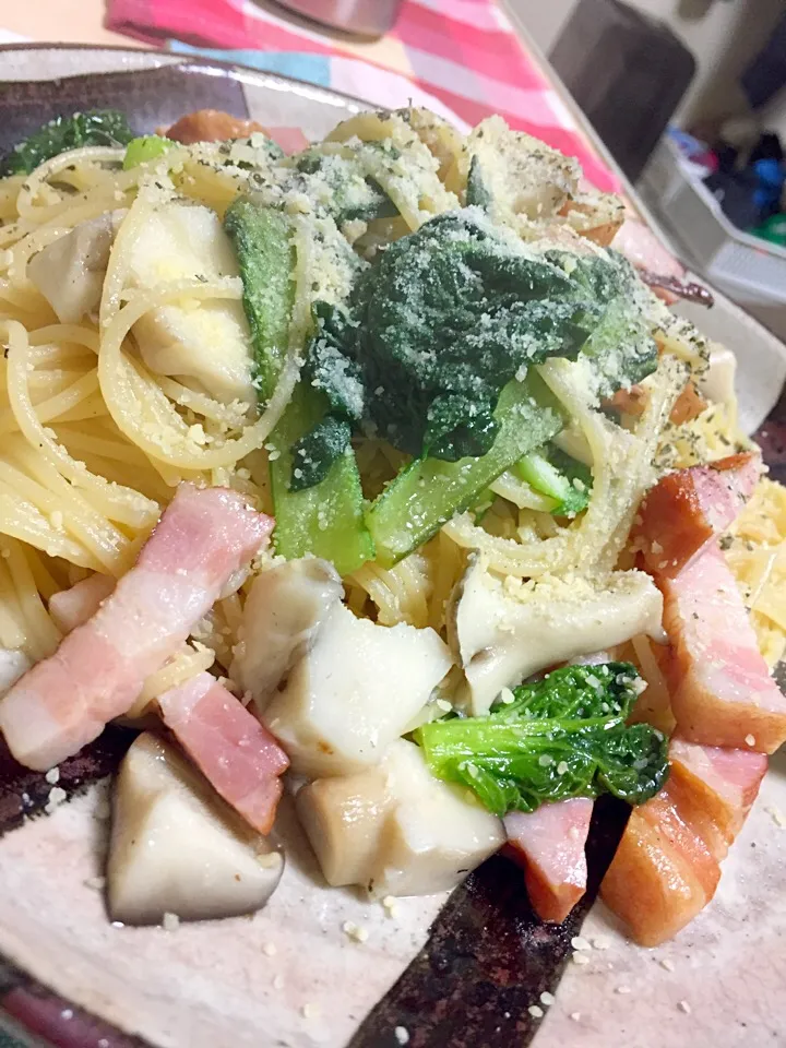 Snapdishの料理写真:ベーコンとキノコ 縮みゆきなのスパゲティ|Hiroyuki  Suganoさん