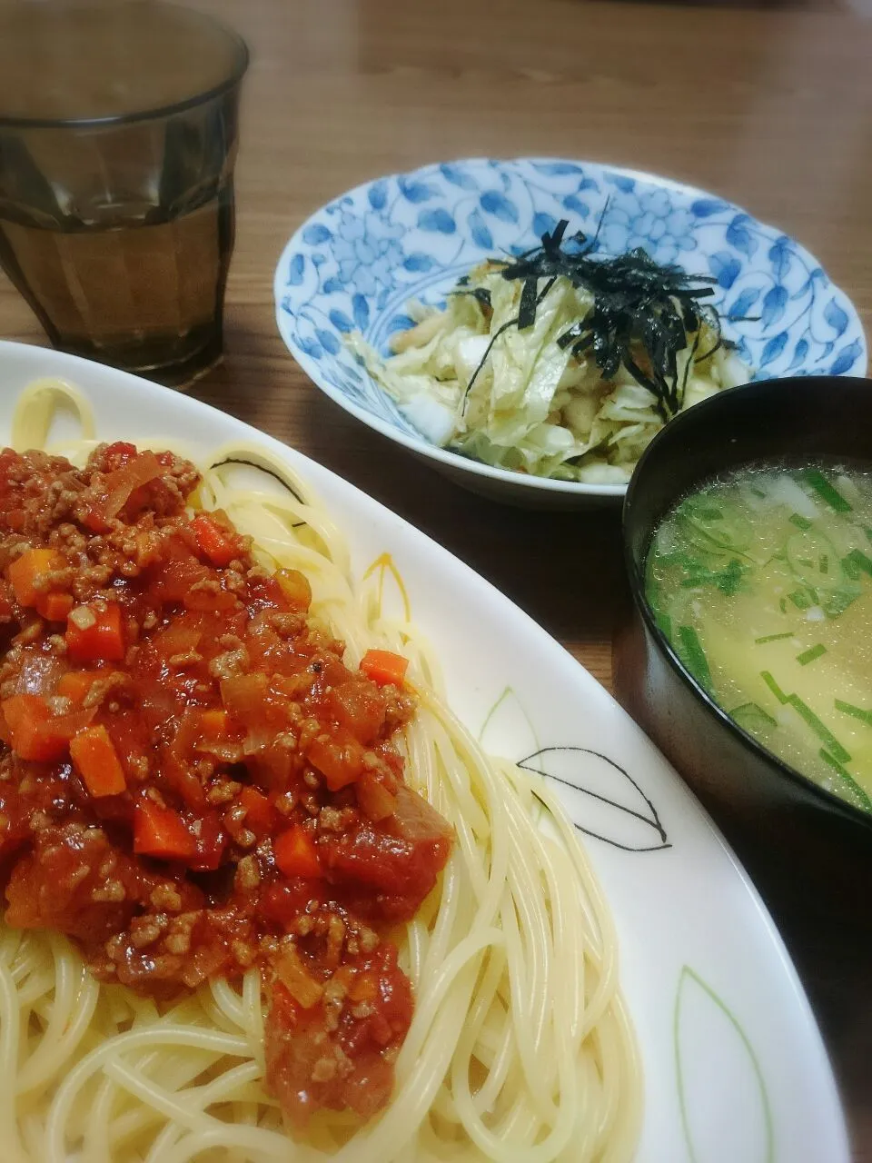 ・ミートスパゲティ
・和風白菜サラダ
・カニ鍋の出汁で味噌汁|ようかんさん