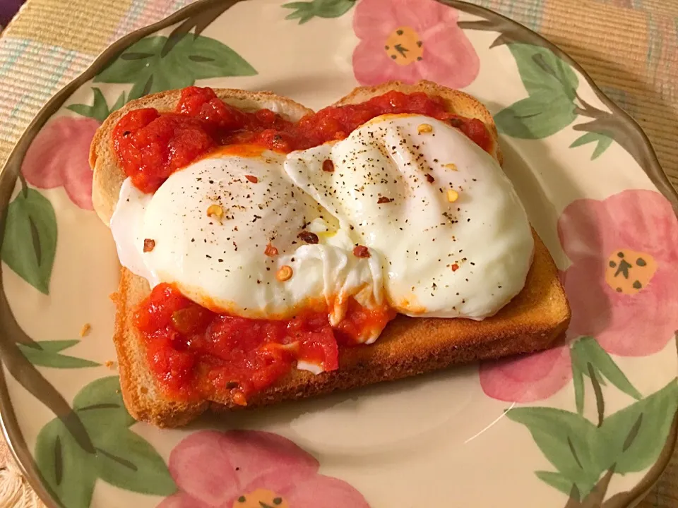 Perfectly🥚🥚poached eggs, toast🍞with 🍅Rao's marinara sauce🍽☕️|🌺IAnneさん