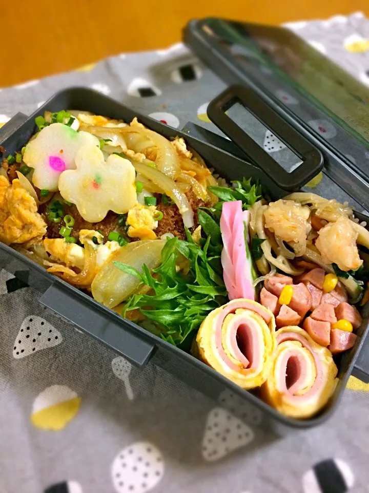 息子君弁当🎶
かつ丼
ハムチー卵くるりん
お花ウイン
レンコンとエビなどの中華風炒め
蒲鉾|BooBooさん