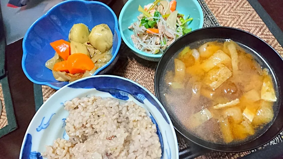 肉じゃが&ヤムウンセン&なめこの味噌汁|まぐろさん