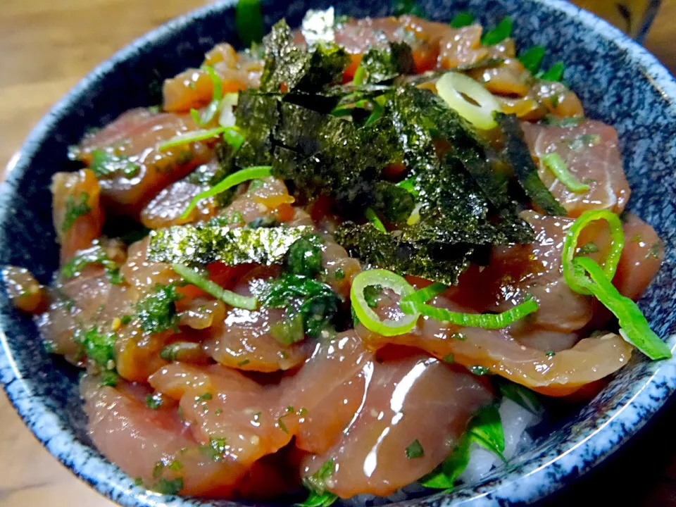 マグロの大葉醤油漬け丼|ともゆきさん