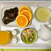 Snapdishの料理写真:Breakfast in bed from hubby ♥️♥️|Finsさん